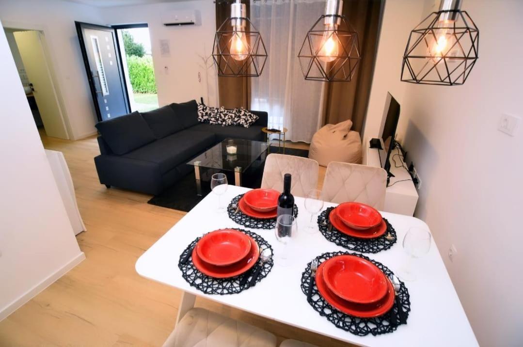 Kuca Za Odmor Deda Pepo Villa Micevec Bagian luar foto