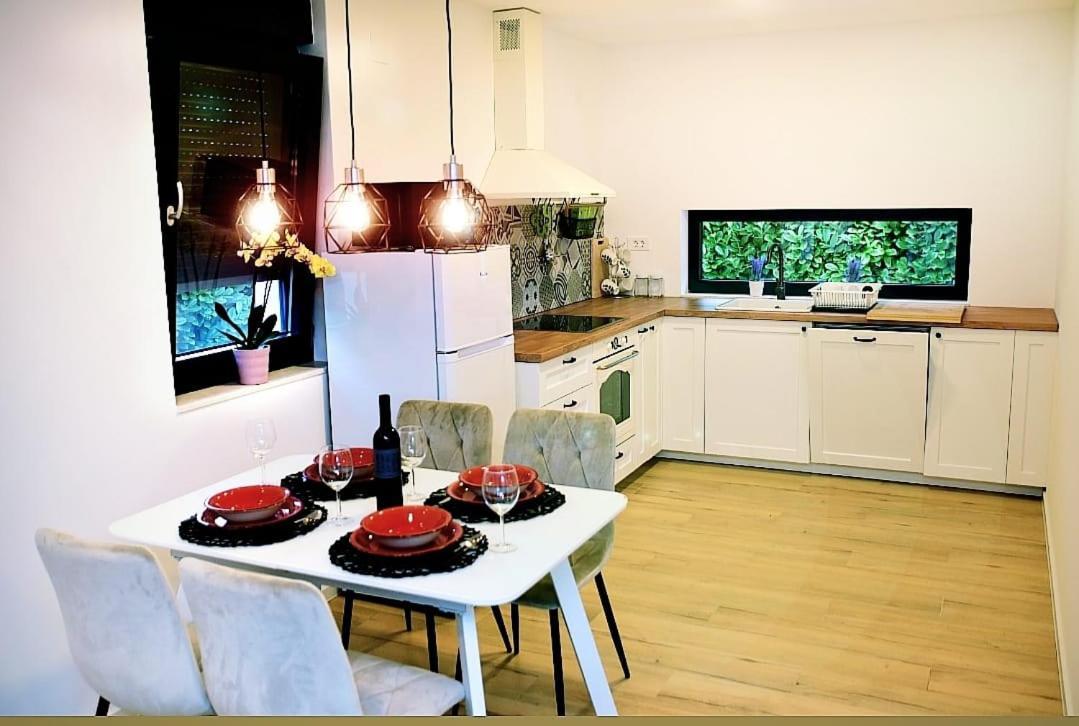Kuca Za Odmor Deda Pepo Villa Micevec Bagian luar foto