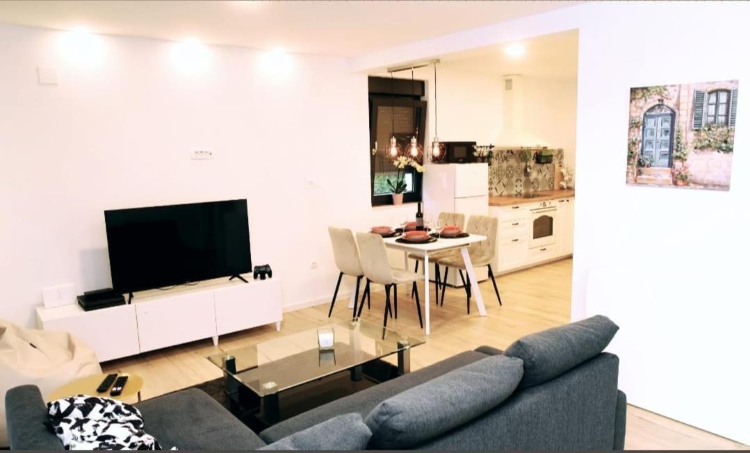 Kuca Za Odmor Deda Pepo Villa Micevec Bagian luar foto